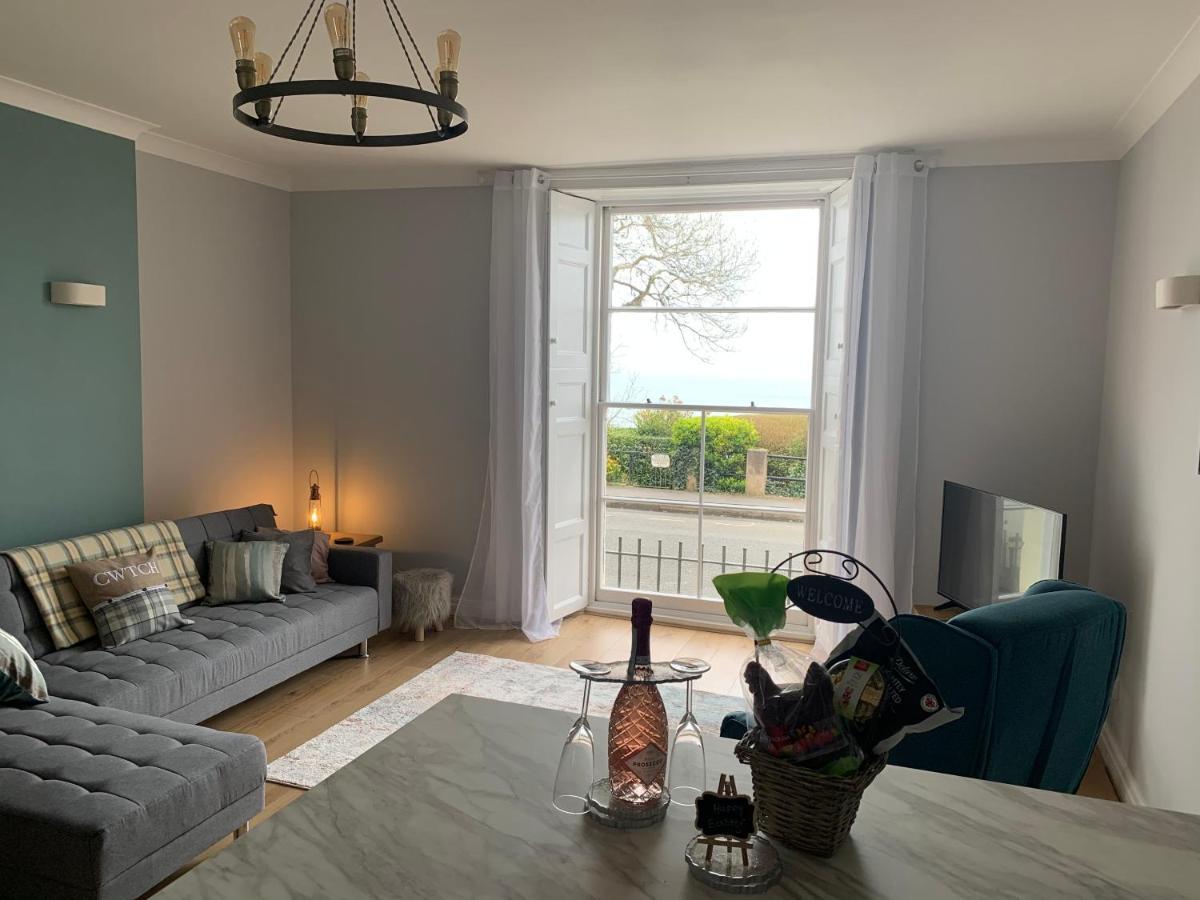 Beautiful Flat With Harbour Views Tenby Exteriör bild