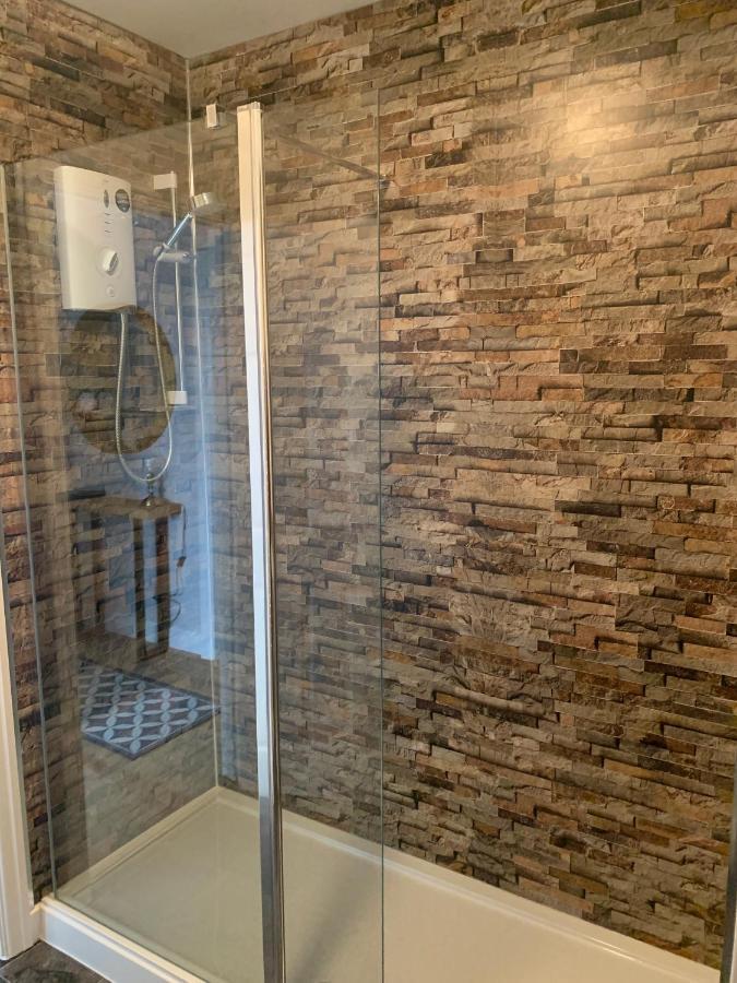 Beautiful Flat With Harbour Views Tenby Exteriör bild