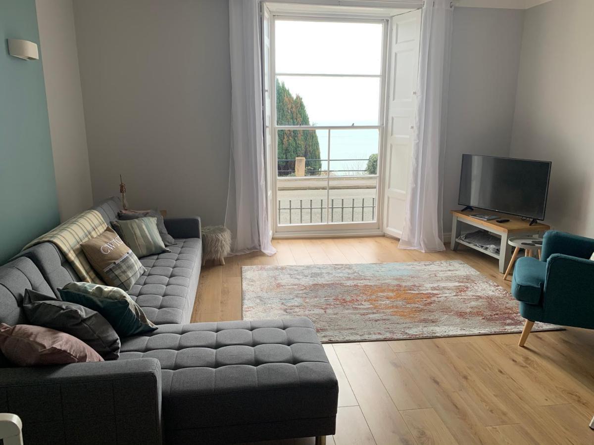 Beautiful Flat With Harbour Views Tenby Exteriör bild